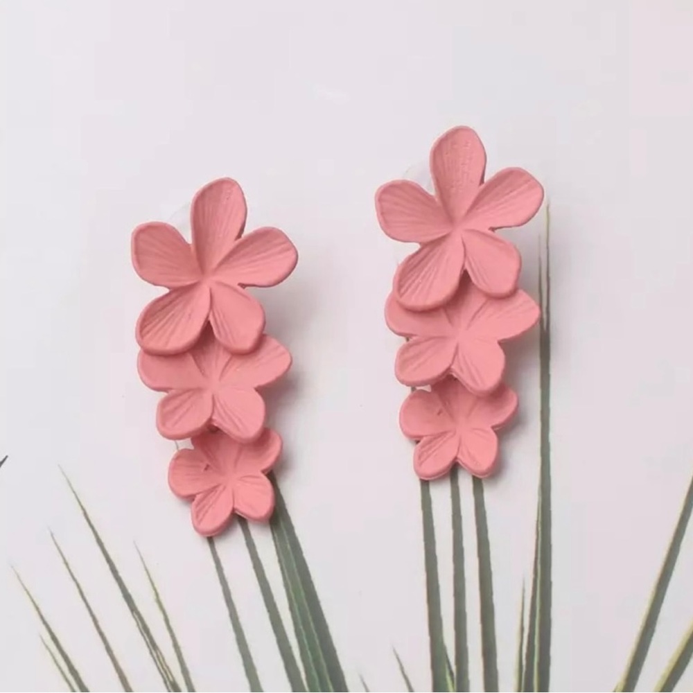New Women’s Girls Flower Earrings